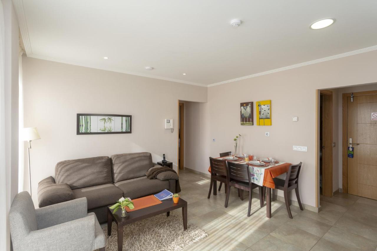 Apartamentos Turisticos Playa De Tapia Tapia De Casariego Buitenkant foto